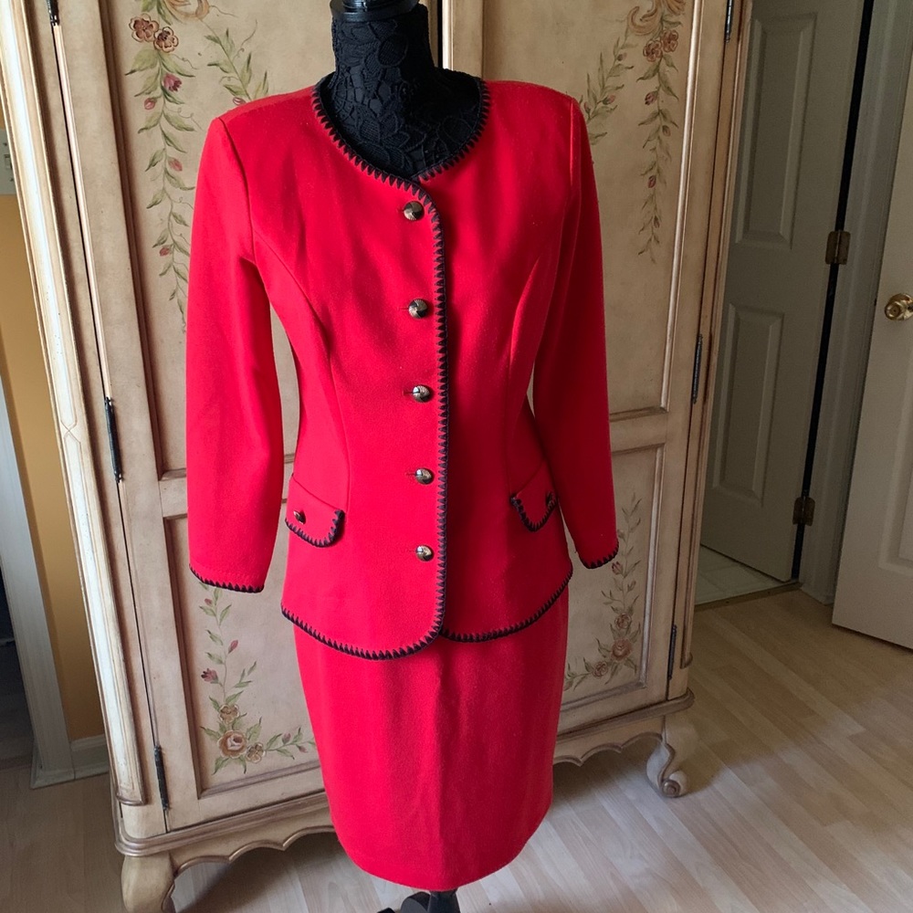 Melissa Collection 2 piece suit/skirt